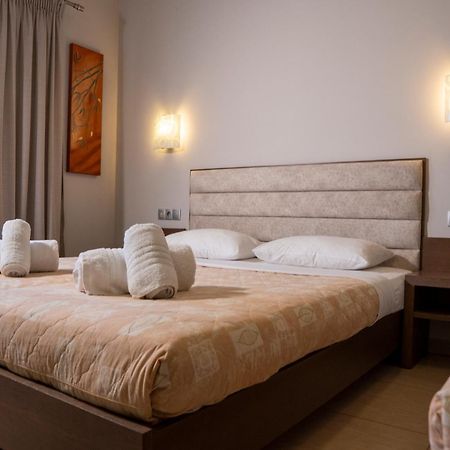 Paralía Hotel Epavlis Eleftheriadi מראה חיצוני תמונה