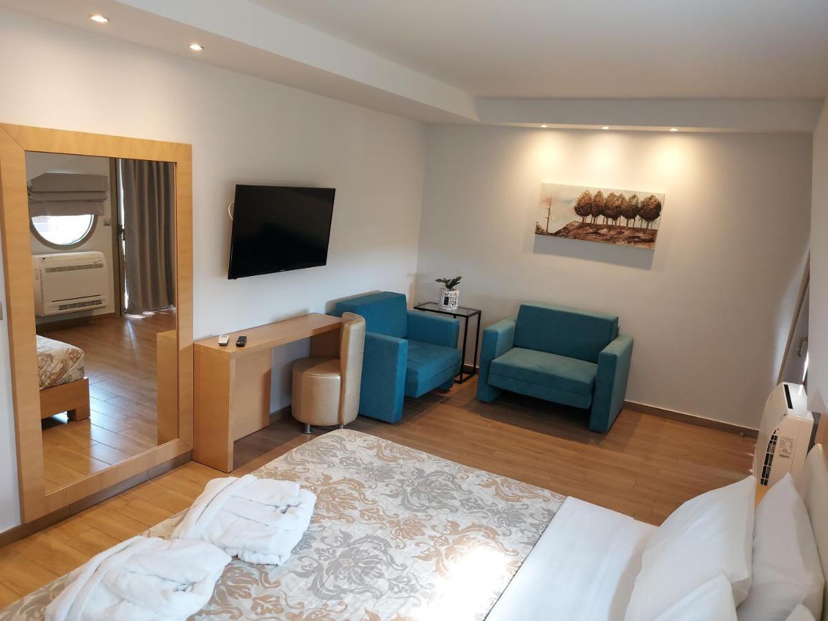 Paralía Hotel Epavlis Eleftheriadi מראה חיצוני תמונה