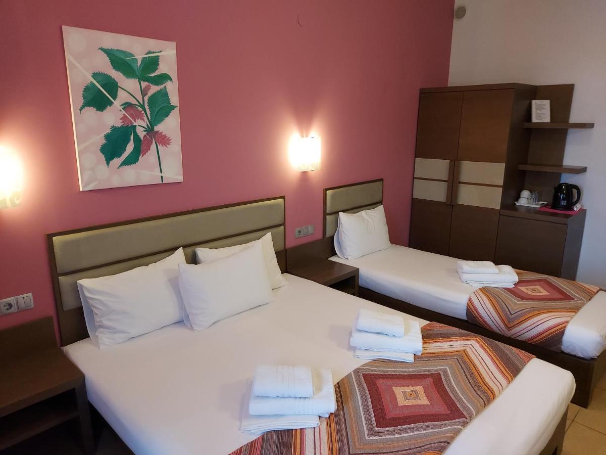 Paralía Hotel Epavlis Eleftheriadi מראה חיצוני תמונה