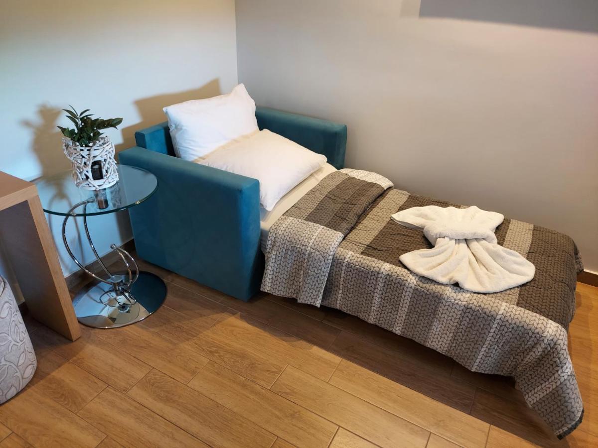Paralía Hotel Epavlis Eleftheriadi מראה חיצוני תמונה