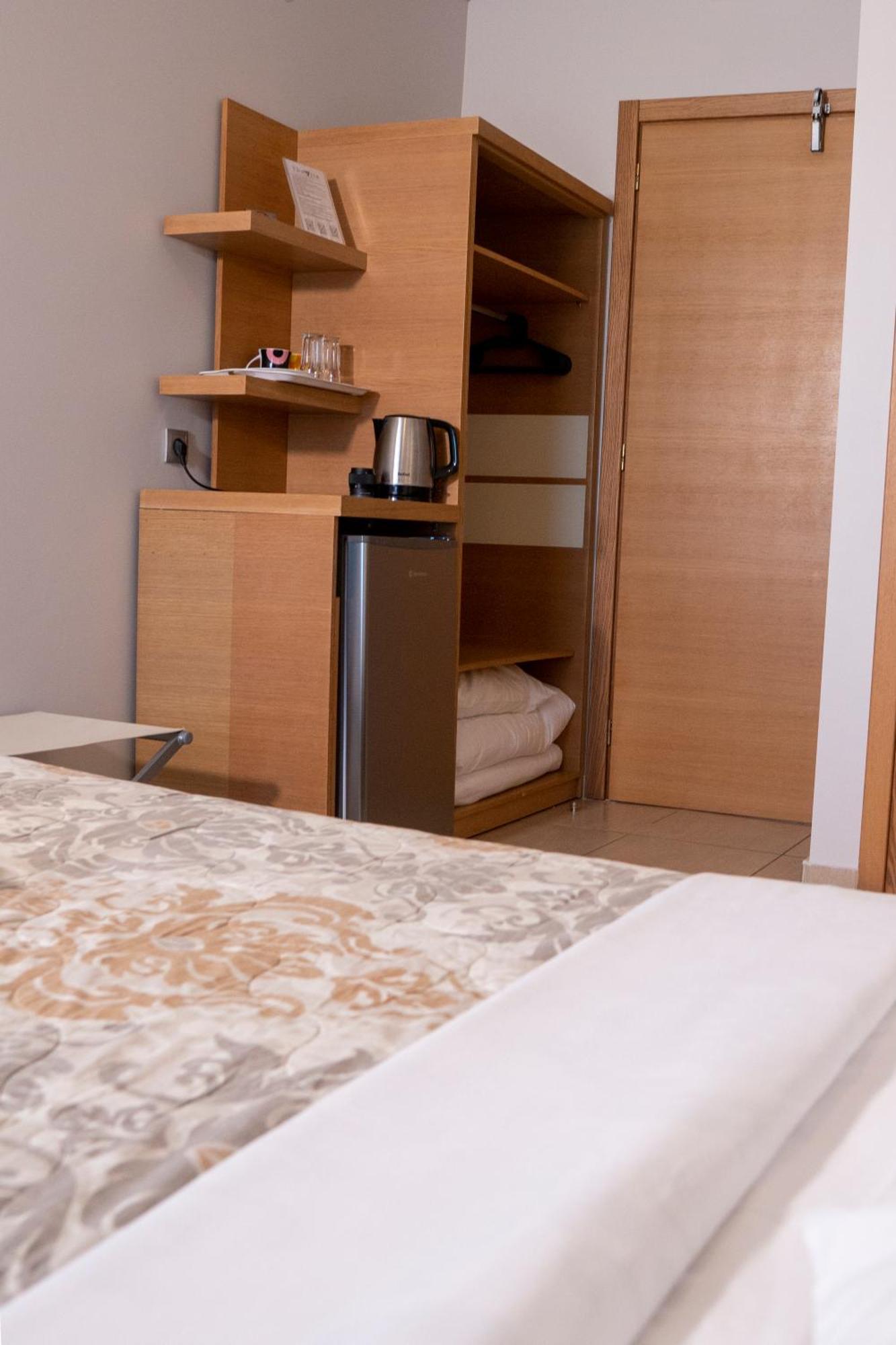 Paralía Hotel Epavlis Eleftheriadi מראה חיצוני תמונה