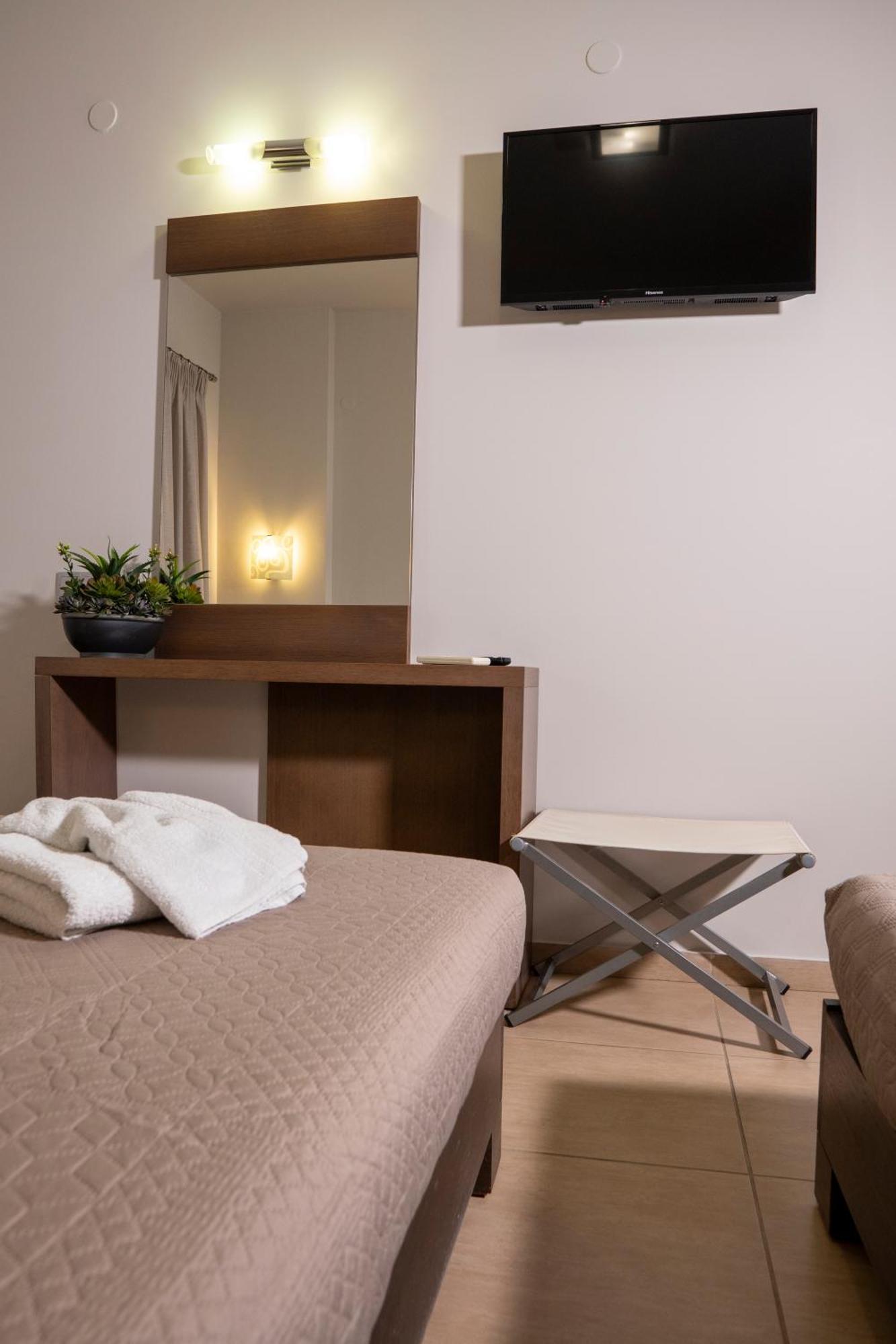 Paralía Hotel Epavlis Eleftheriadi מראה חיצוני תמונה