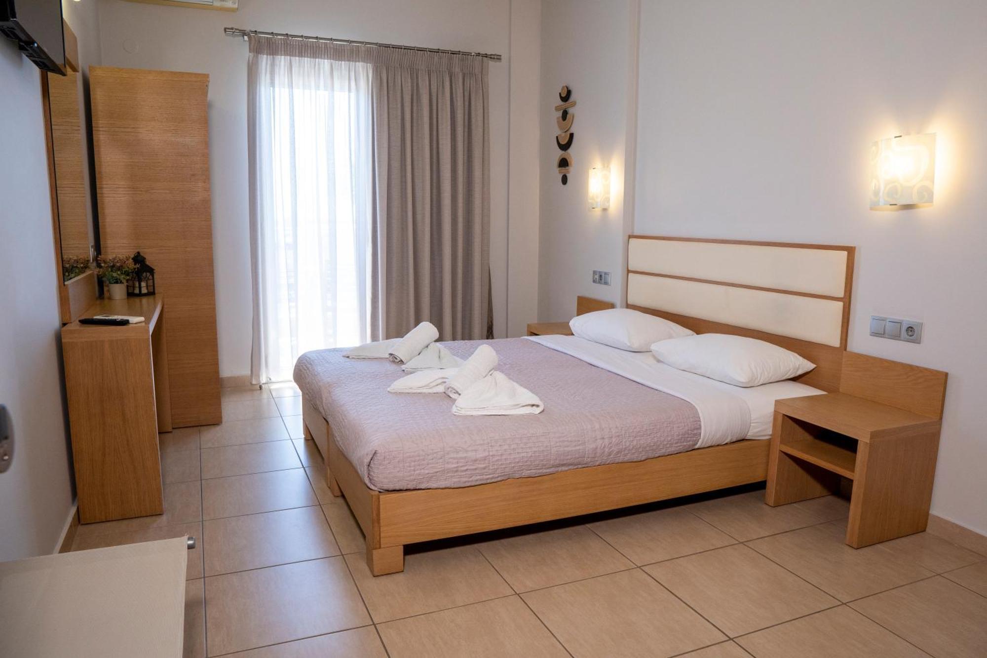 Paralía Hotel Epavlis Eleftheriadi מראה חיצוני תמונה
