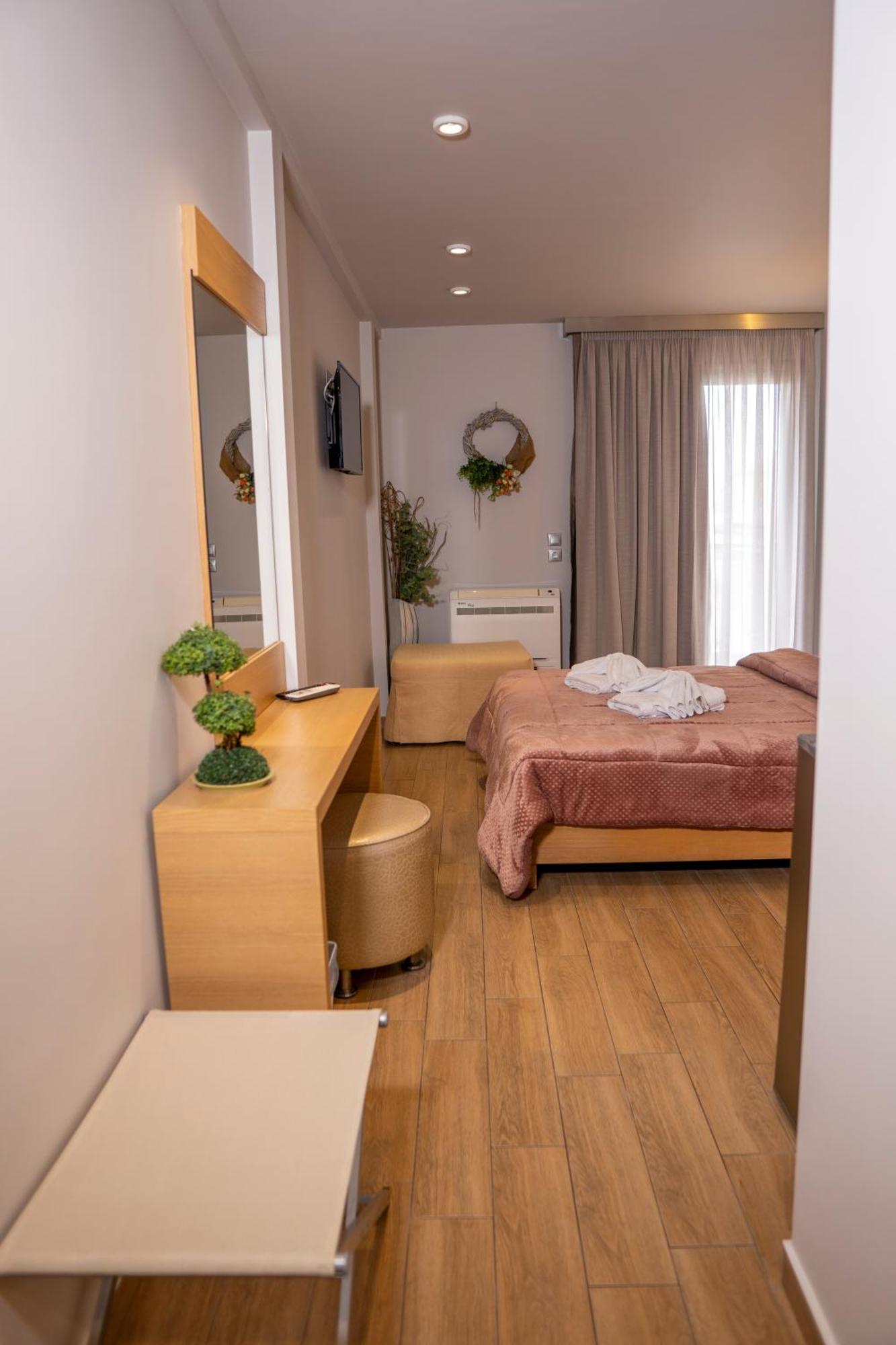 Paralía Hotel Epavlis Eleftheriadi מראה חיצוני תמונה