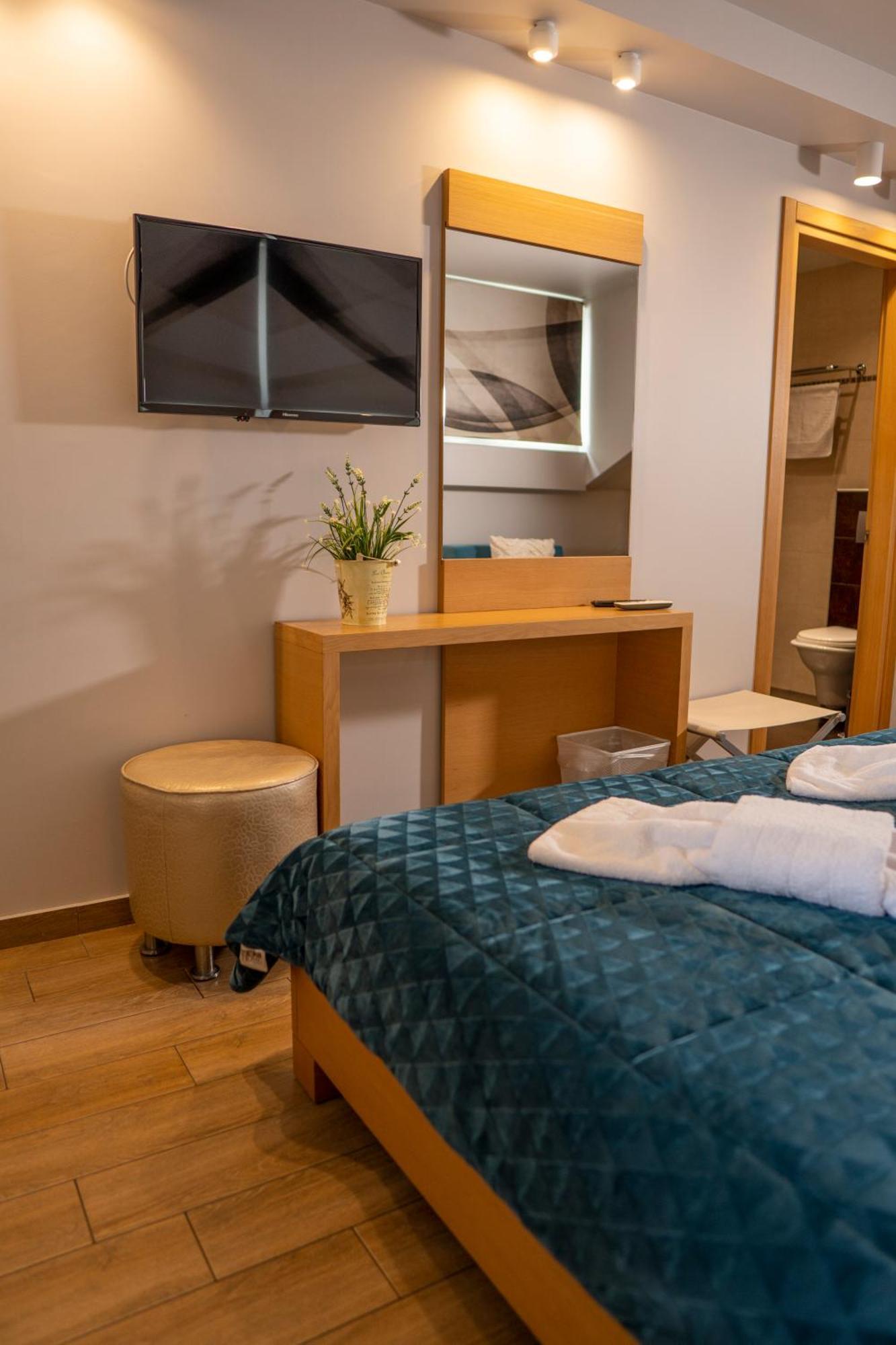 Paralía Hotel Epavlis Eleftheriadi מראה חיצוני תמונה