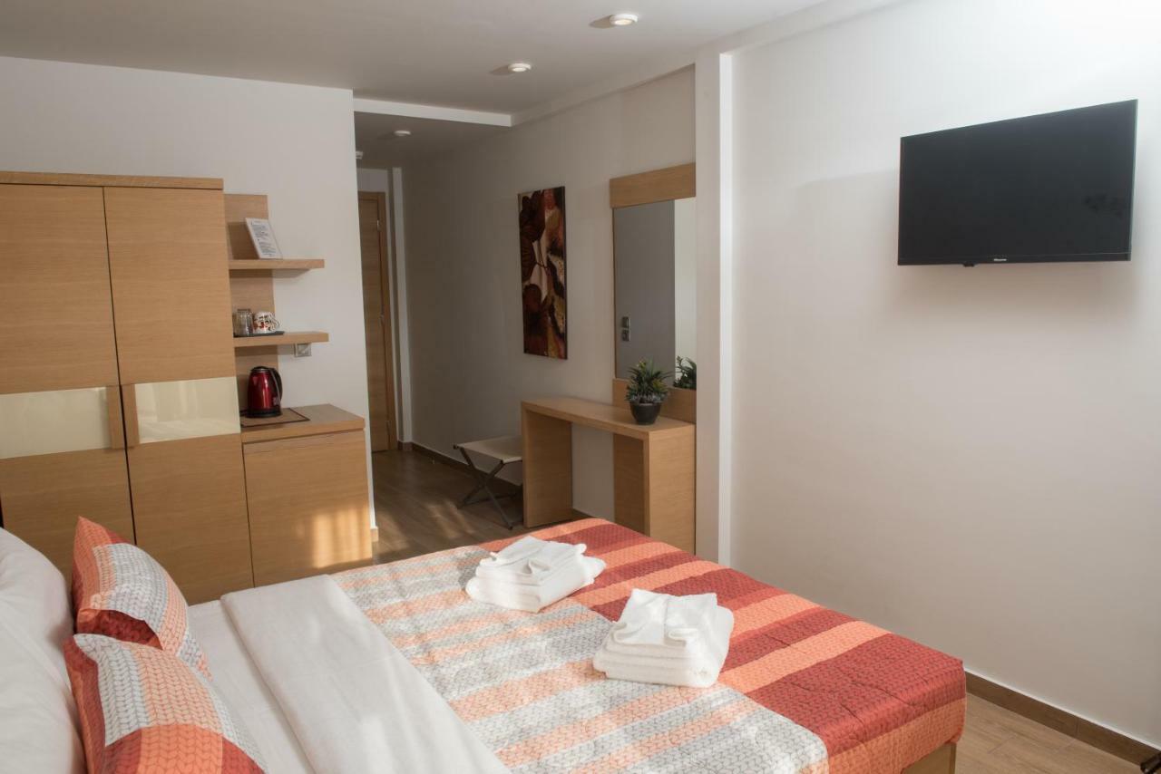 Paralía Hotel Epavlis Eleftheriadi מראה חיצוני תמונה